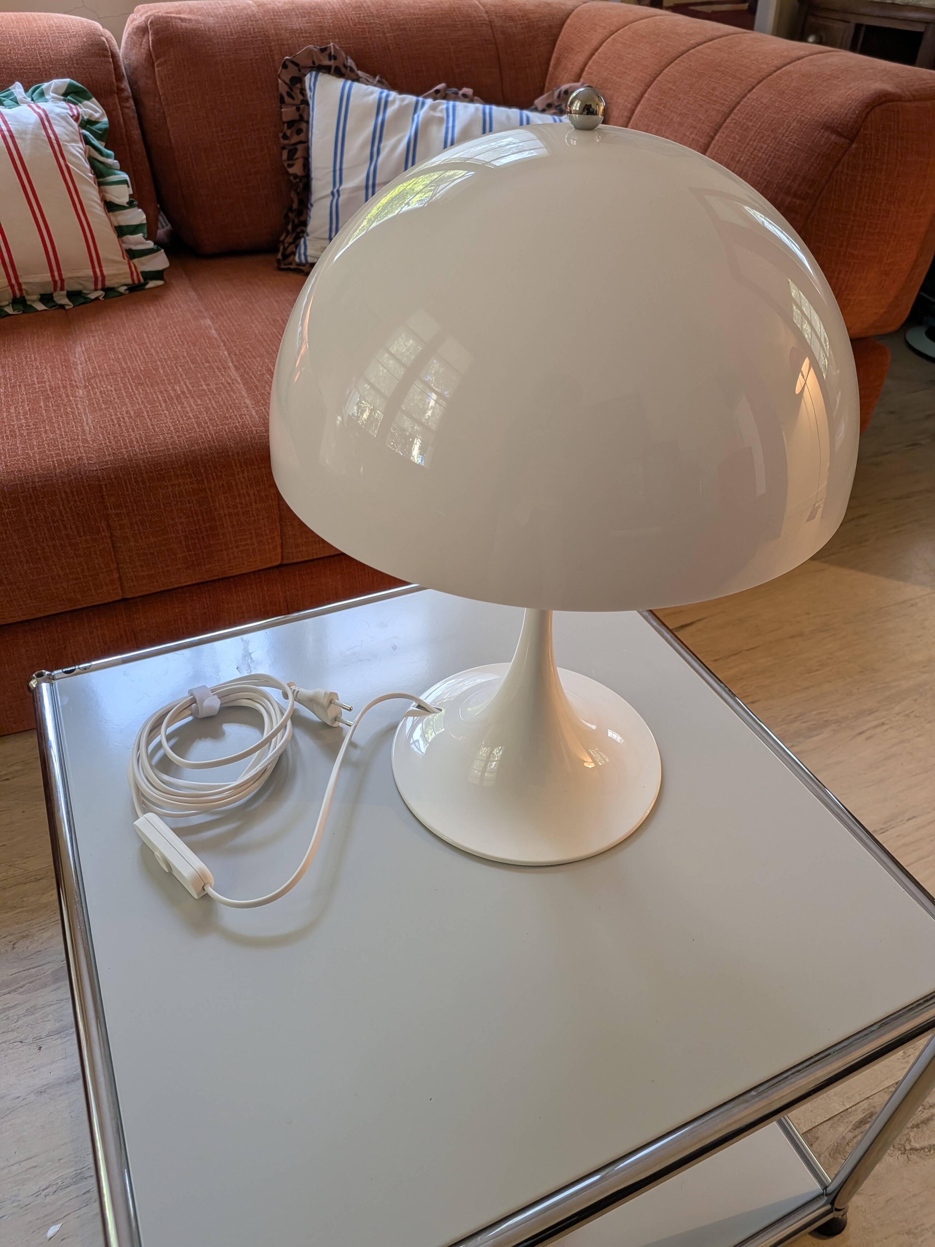 Lampe de table panthella 320 louis poulsen