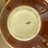 Small tea service in fine earthenware.