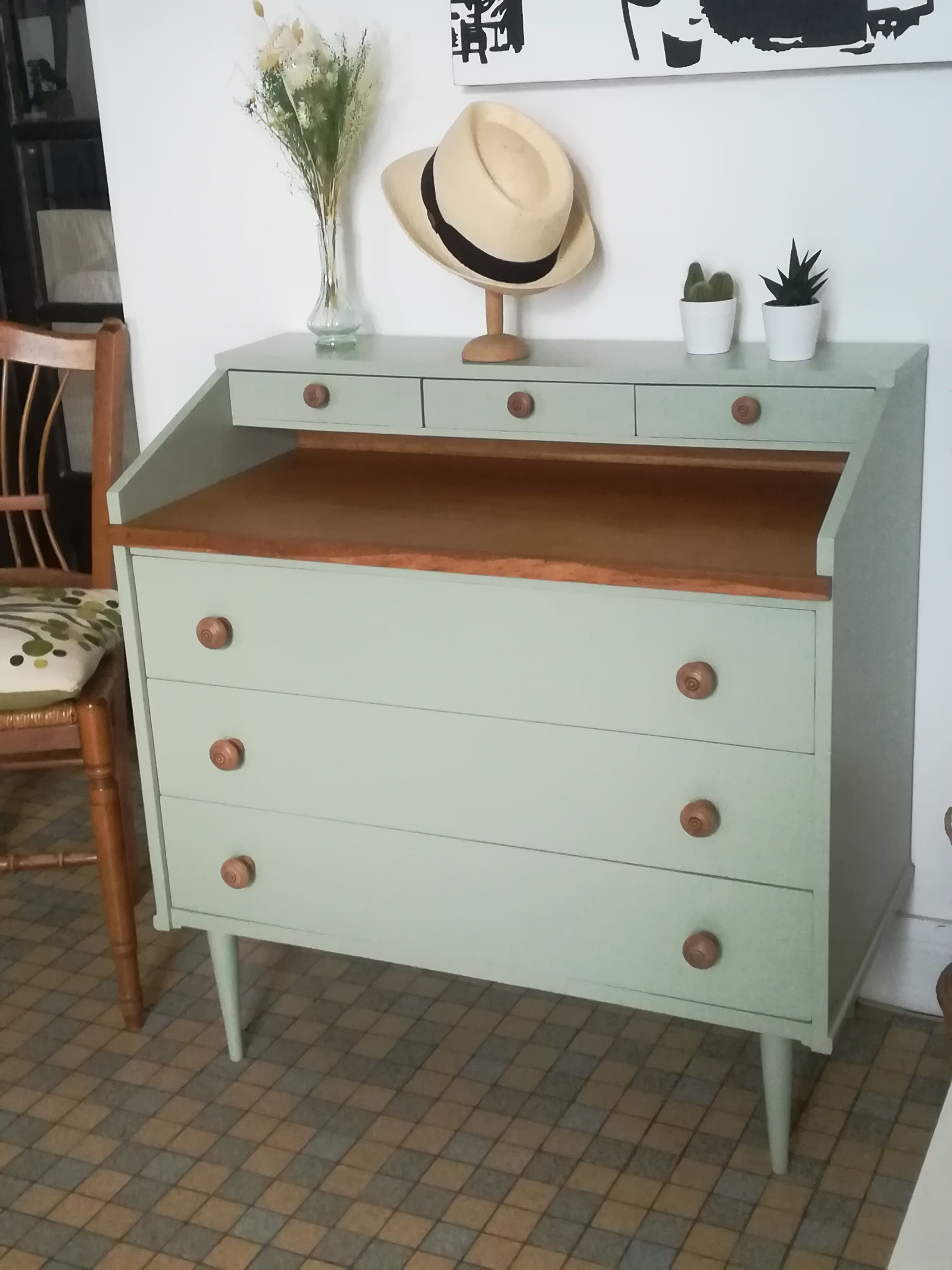 Vintage chest of drawers, extra desk