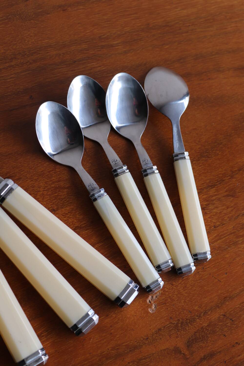 Pierre Balmain cutlery set – 16 pieces – ivory handles