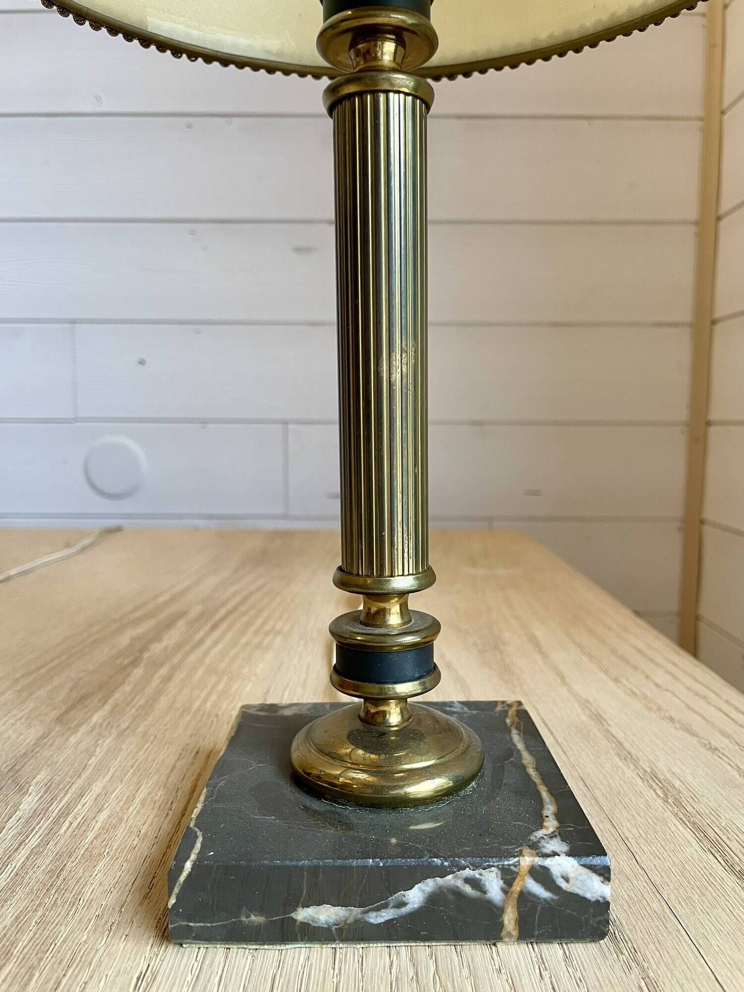 Pair of vintage bedside lamps in brass with marble base from the 70s.