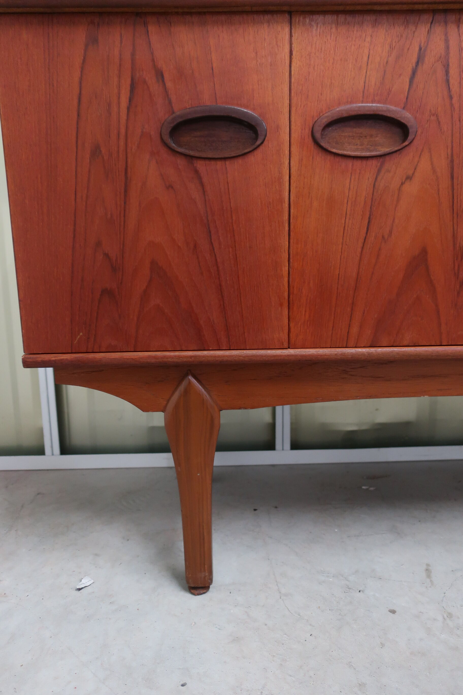 Atypical teak thread from the 60s
