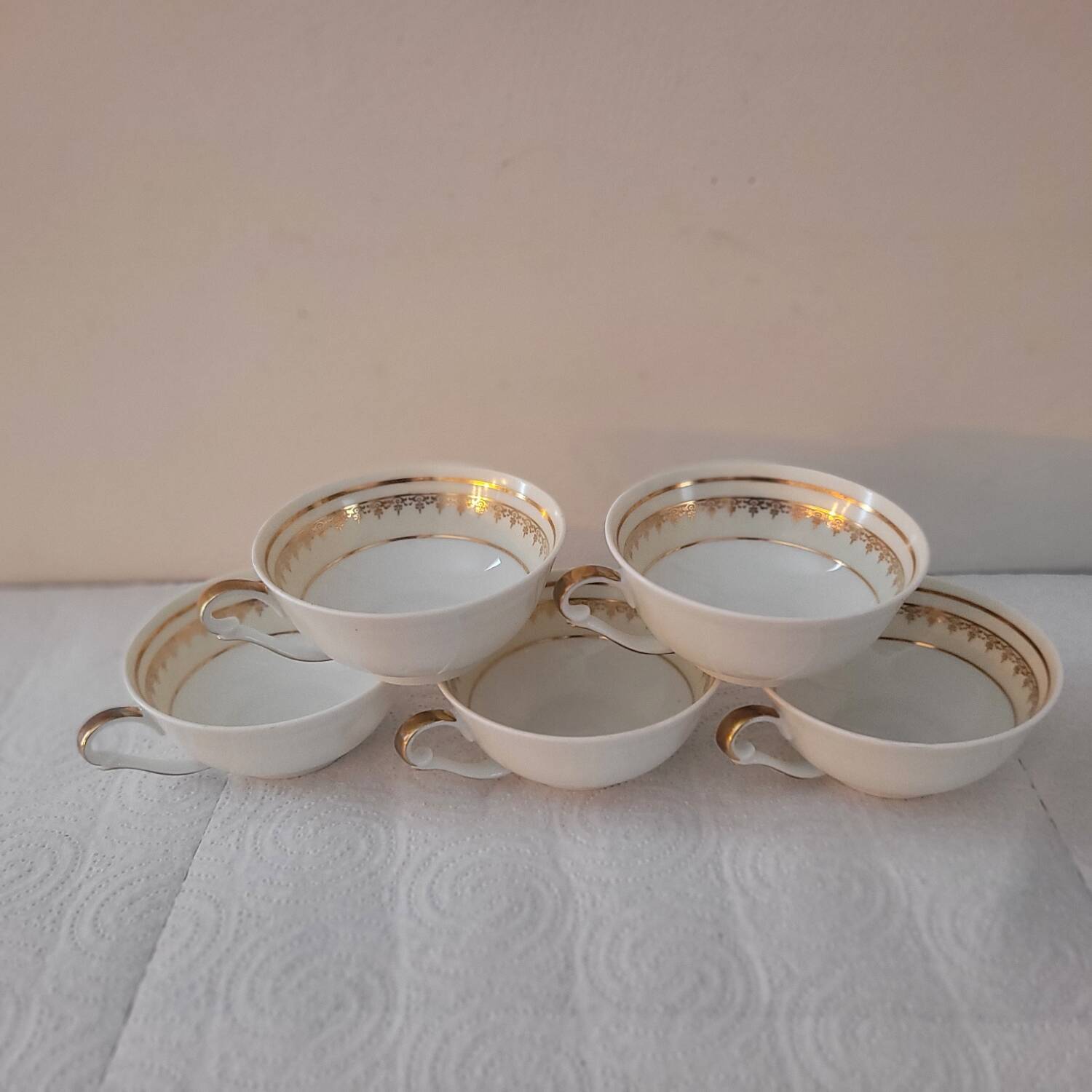 5 porcelain cups from Limoges – A. Lanternier & Cie – gold decoration