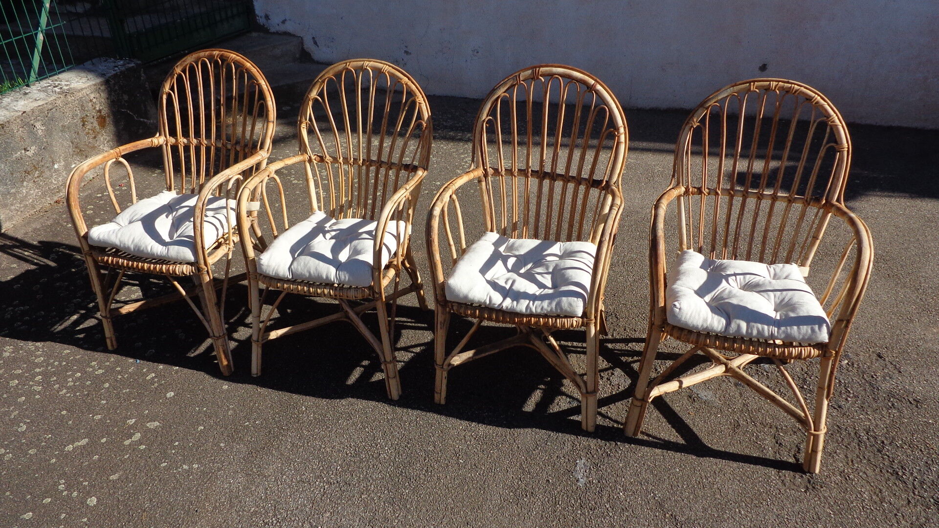 Wicker garden lounge