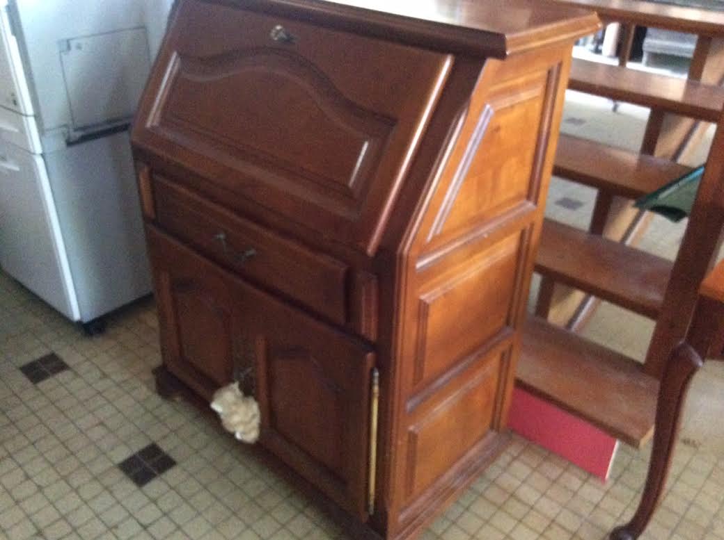 Vertical cherry secretary