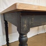 Farm table