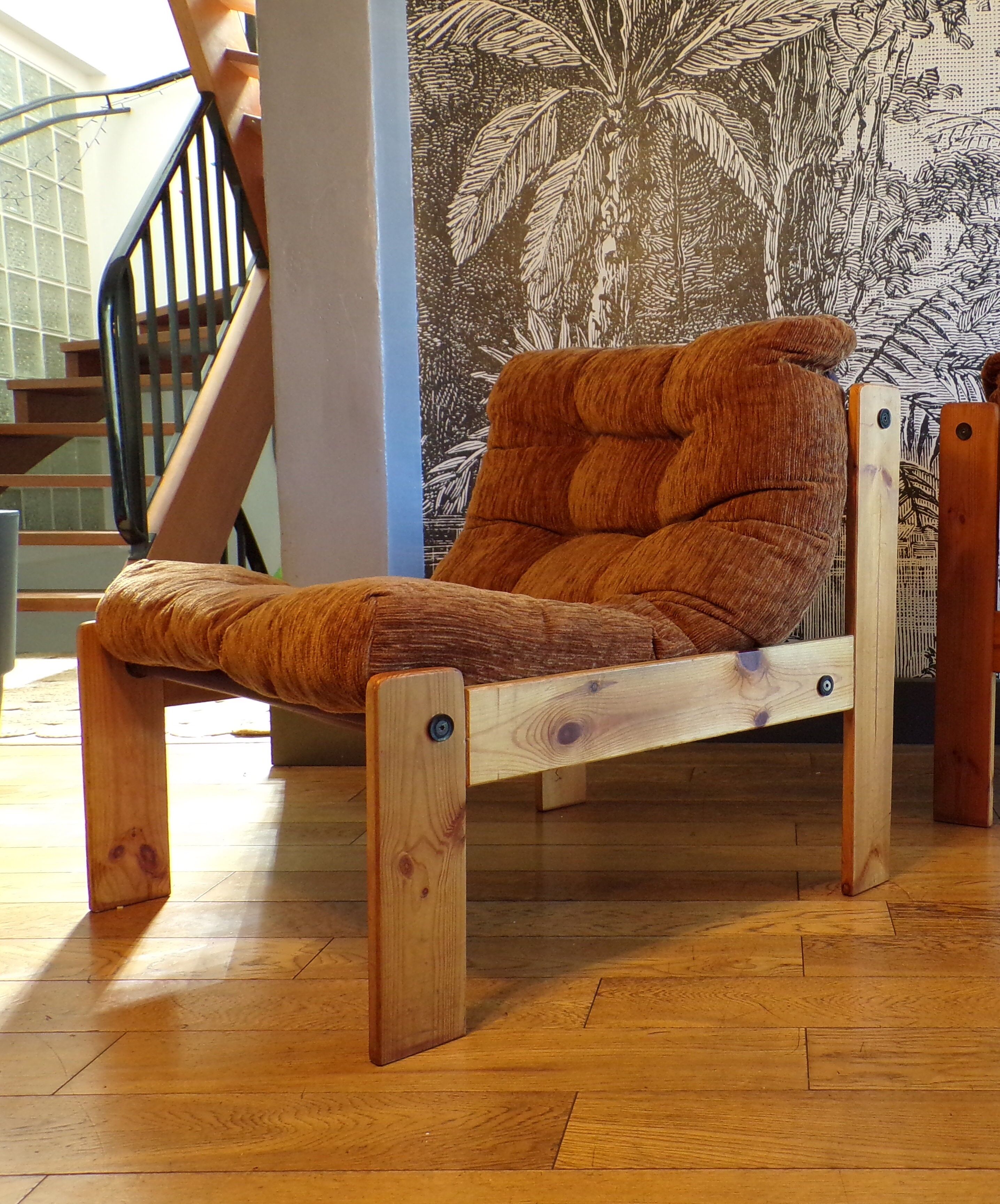 Scandinavian pine and velvet seat