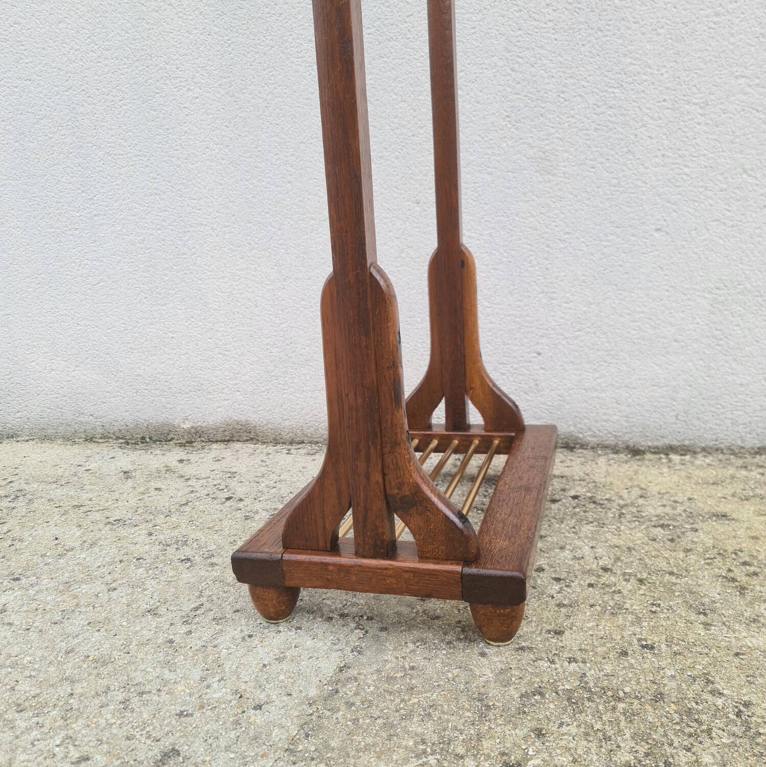 Valet, night, Old Art Deco