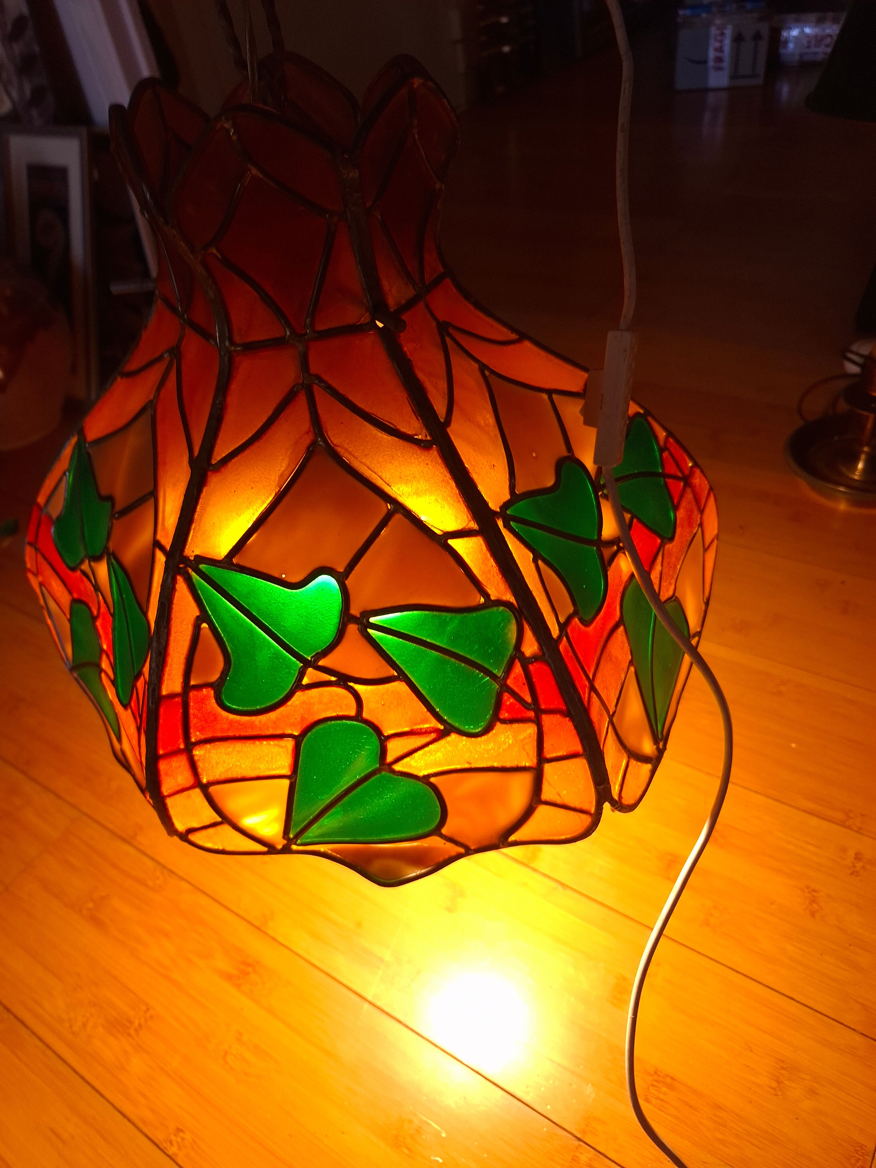 Tiffany-style stained glass pendant light