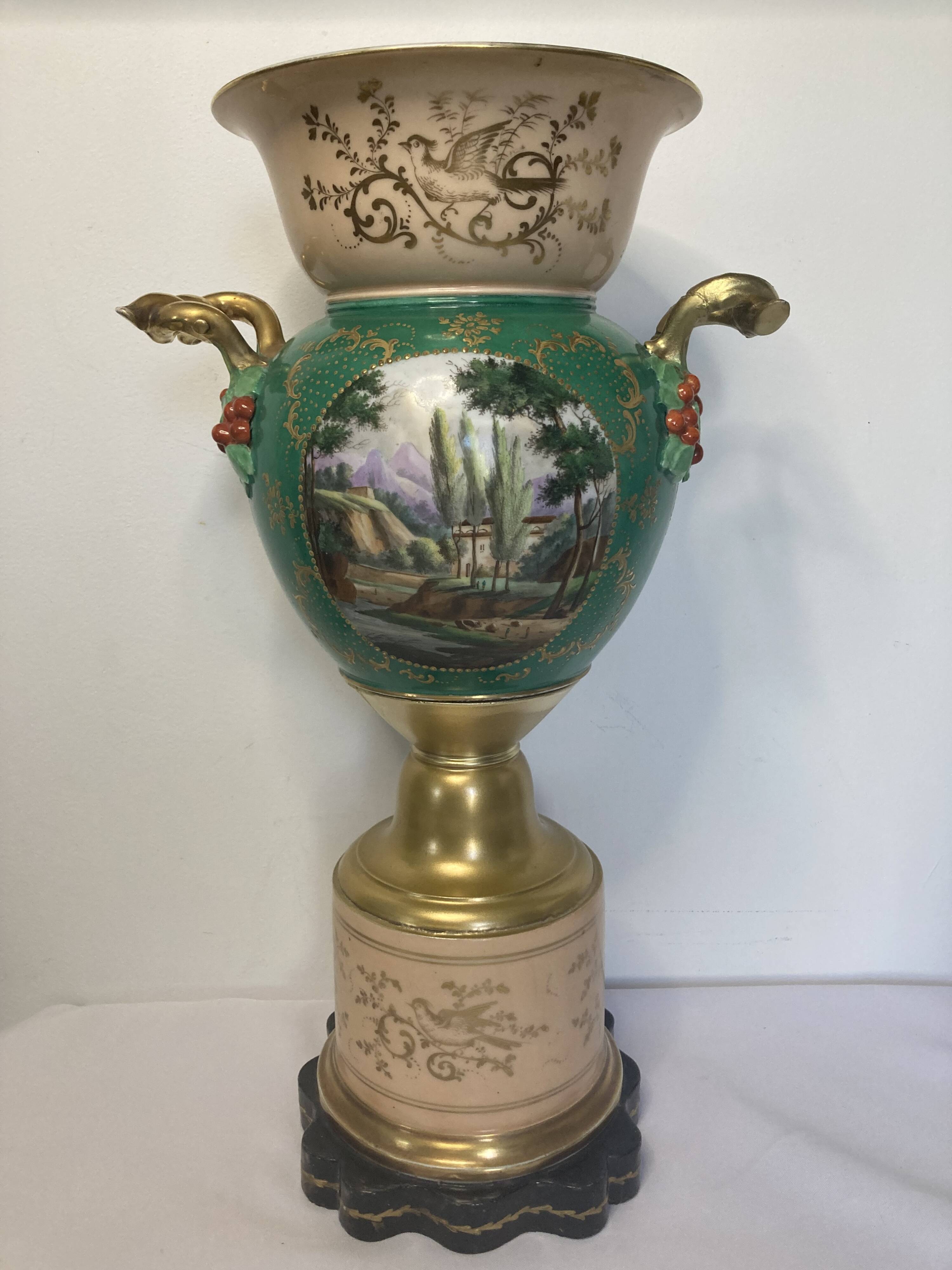 Rococo pedestal vase in Paris porcelain around 1830