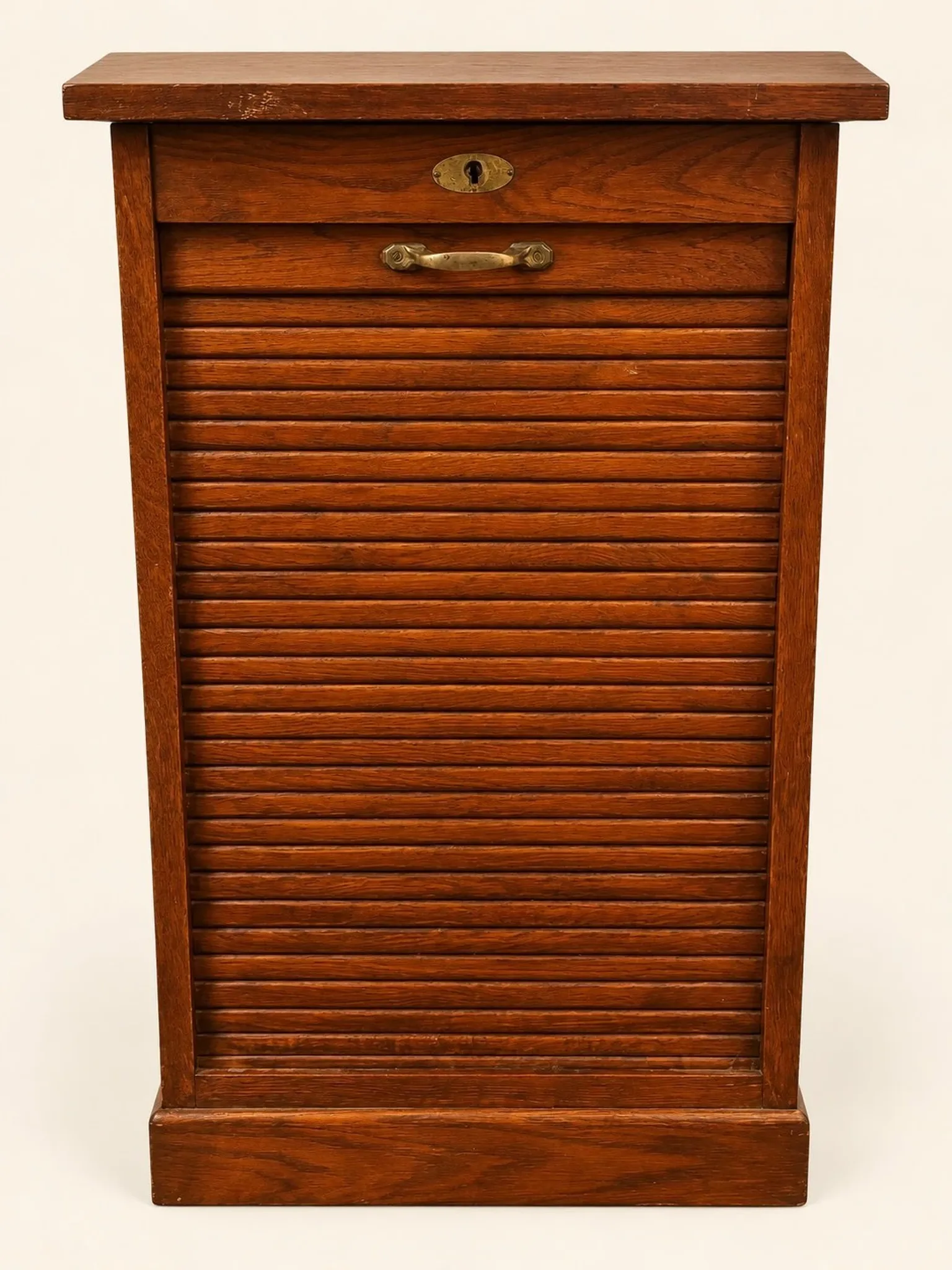 Classic curtain cabinet in solid oak and brass – Office 1900