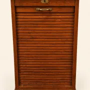 Classic curtain cabinet in solid oak and brass – Office 1900