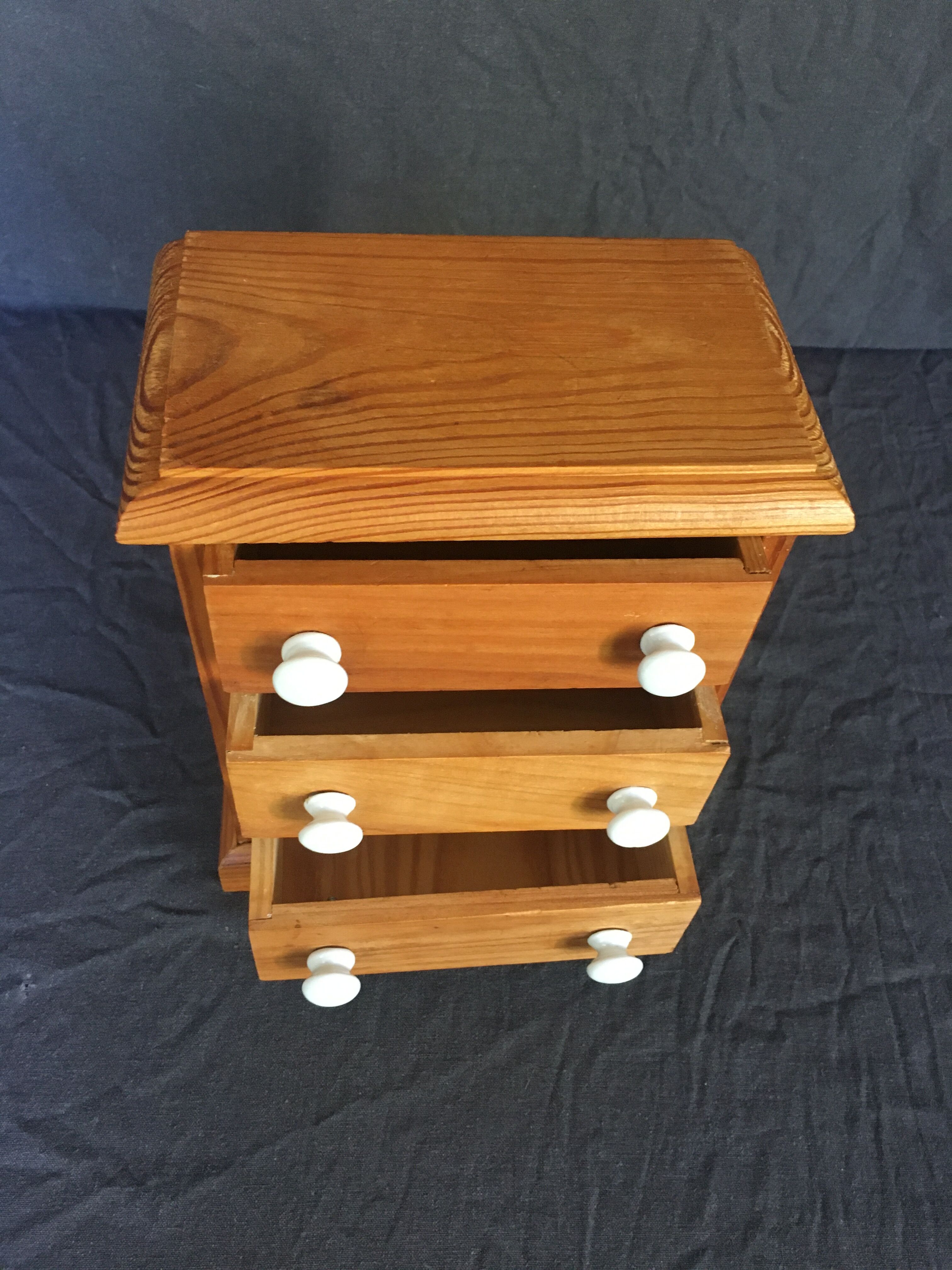 3-drawer pine dresser for dolls