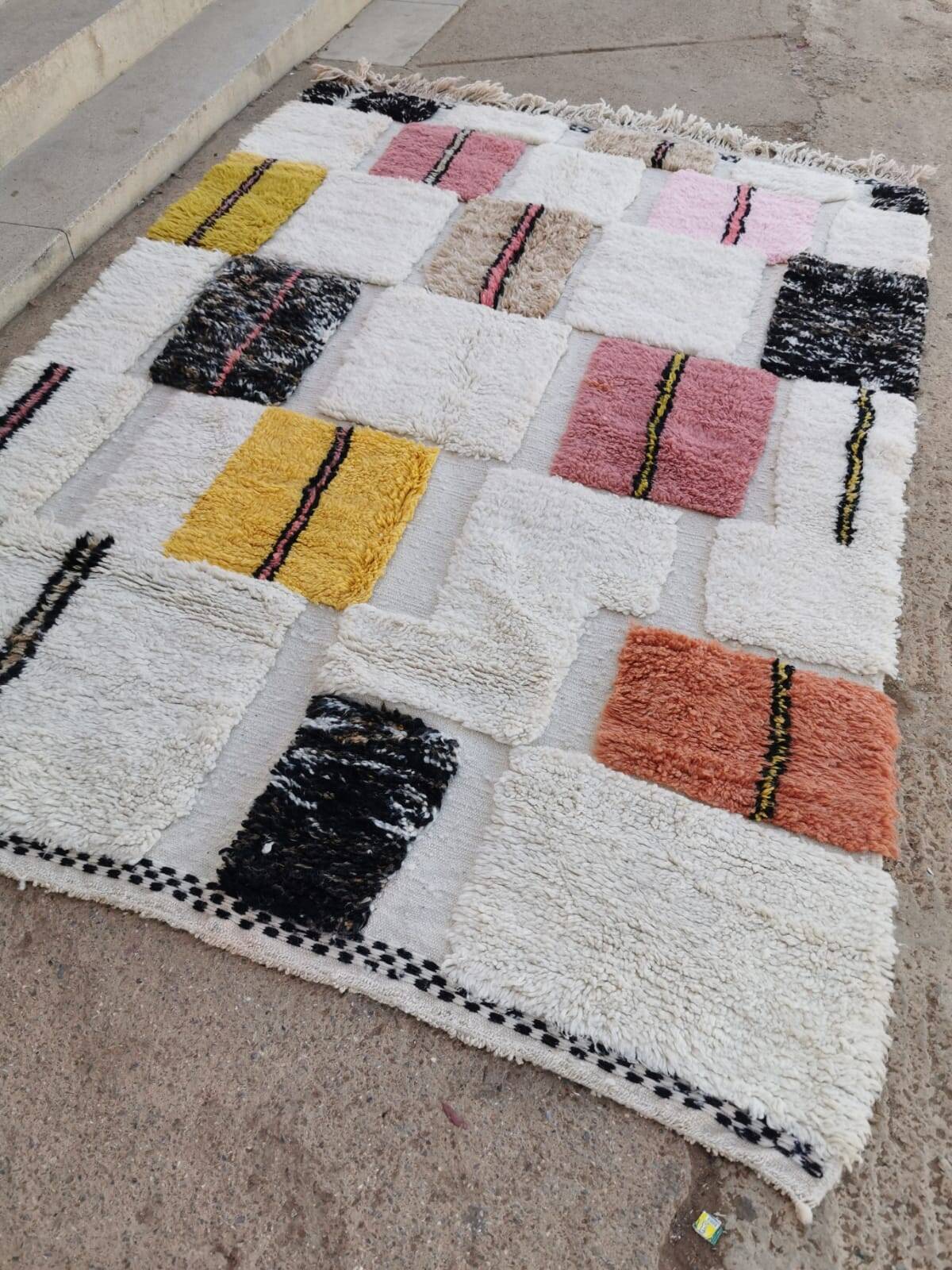Tapis Beni Ouarain Patchwork – Éclats de Couleurs 250*150 cm
