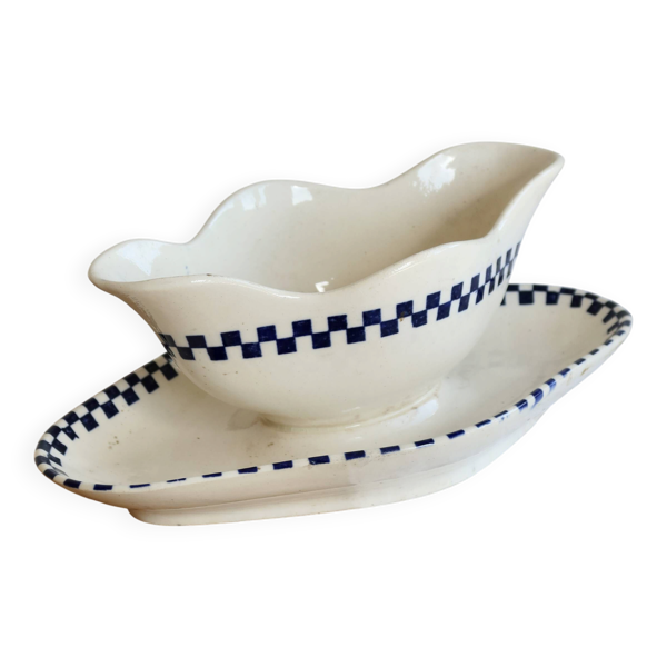 Saucière ancienne en terre de fer Salins - Modèle Damier