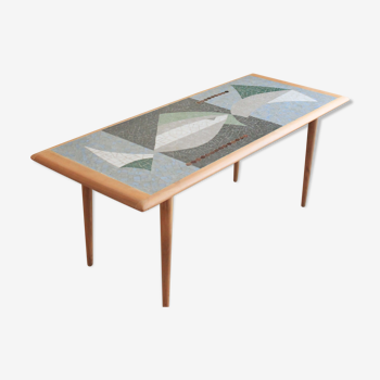 Table basse Suisse en céramique et hêtre des années 50