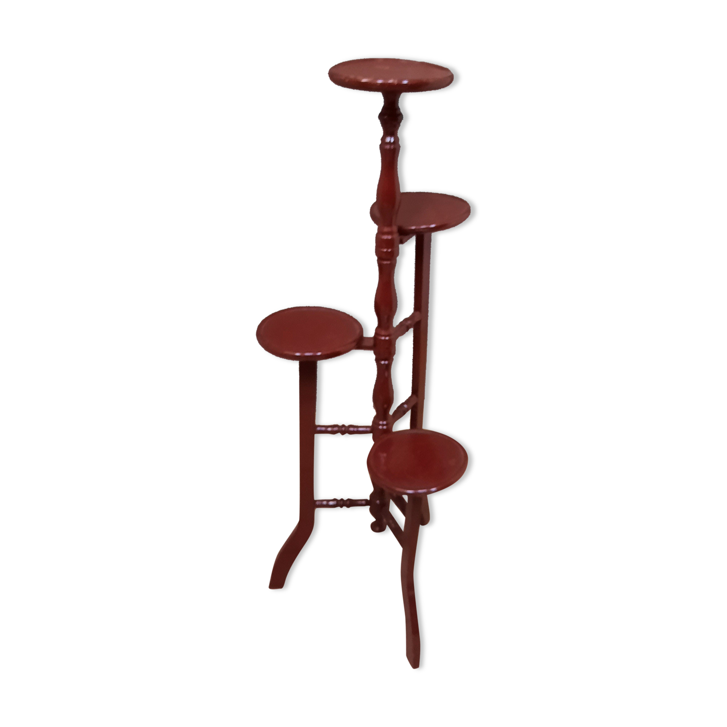 Pot door in red lacquered wood