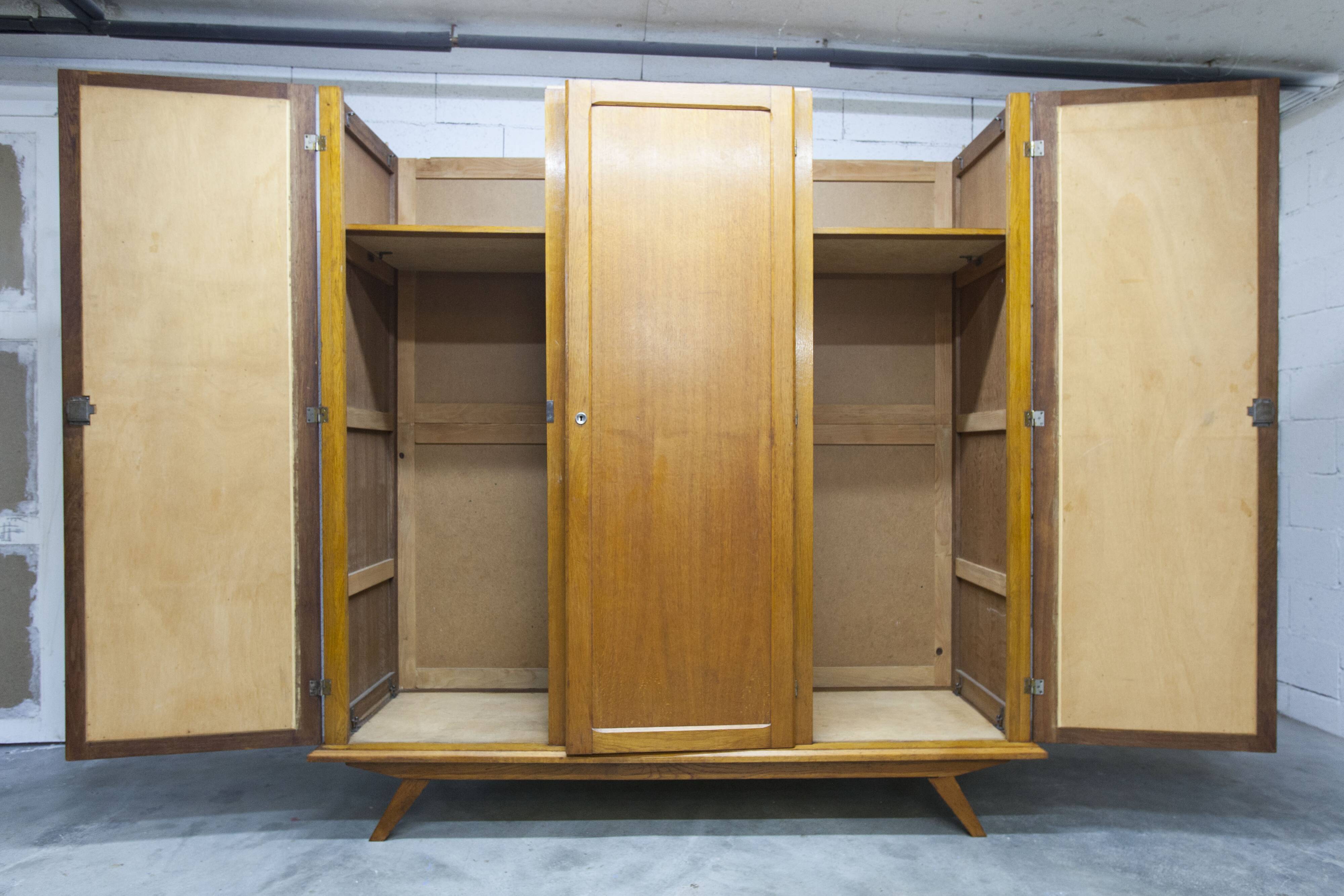 French wardrobe with tapered legs, 3 doors, 120cm hanging rail, new.