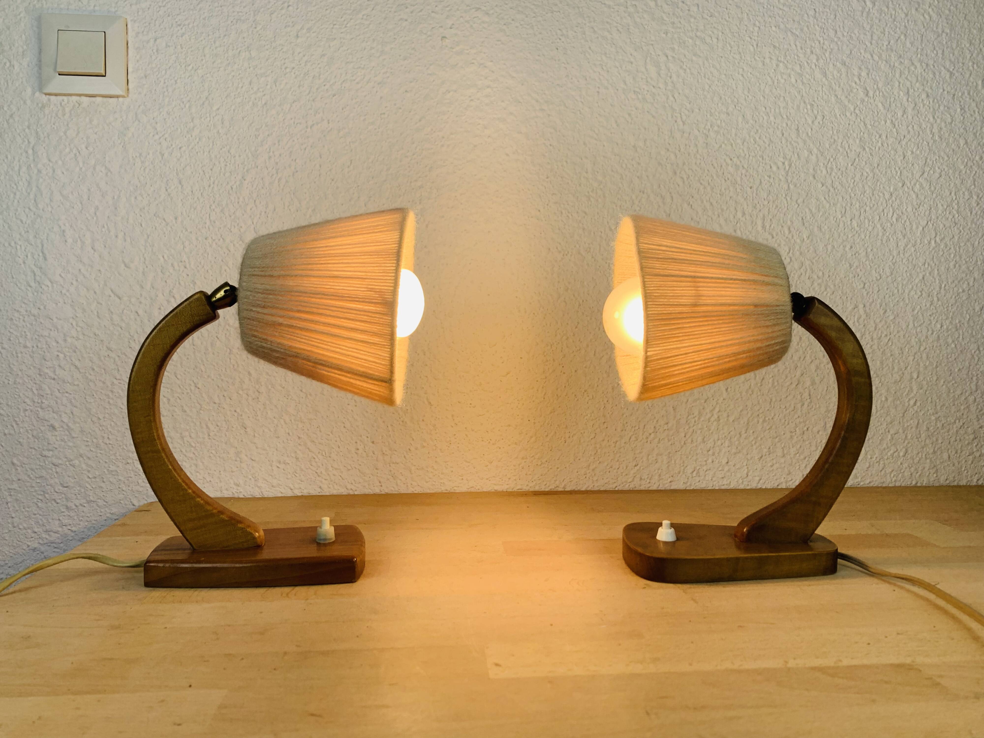 Paire de lampes art déco bois courbé et laine