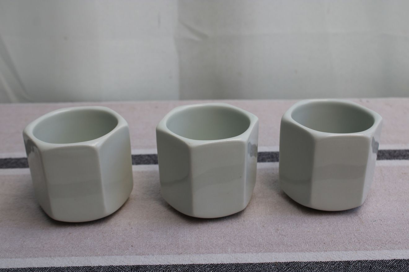 Set of 6 pots
