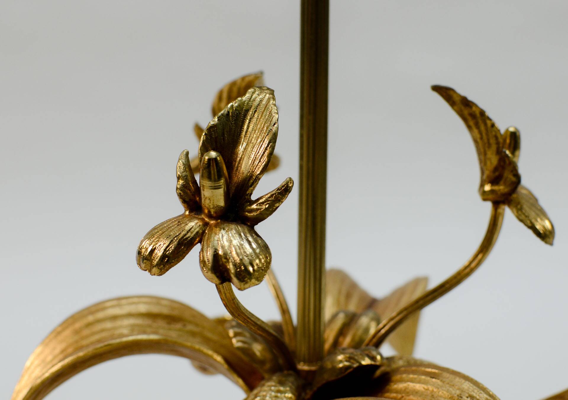 Exclusive Mid-Century Design Brass 'Fleur de Lis' Table Lamp, 1960s
