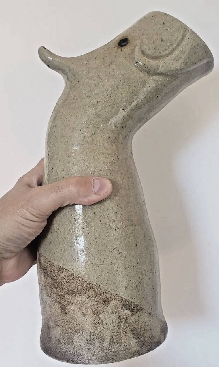 Kako Topouria (1960) - Ceramic - Vase - Zoomorphic - Signed - 20th century