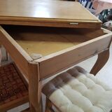Folding table