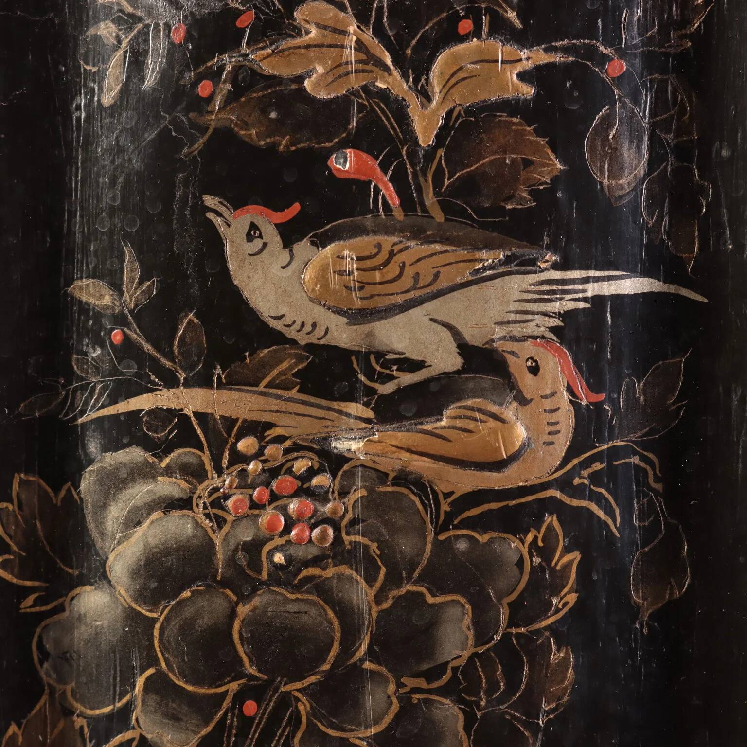 Pair of pedestal columns in chinoiserie style