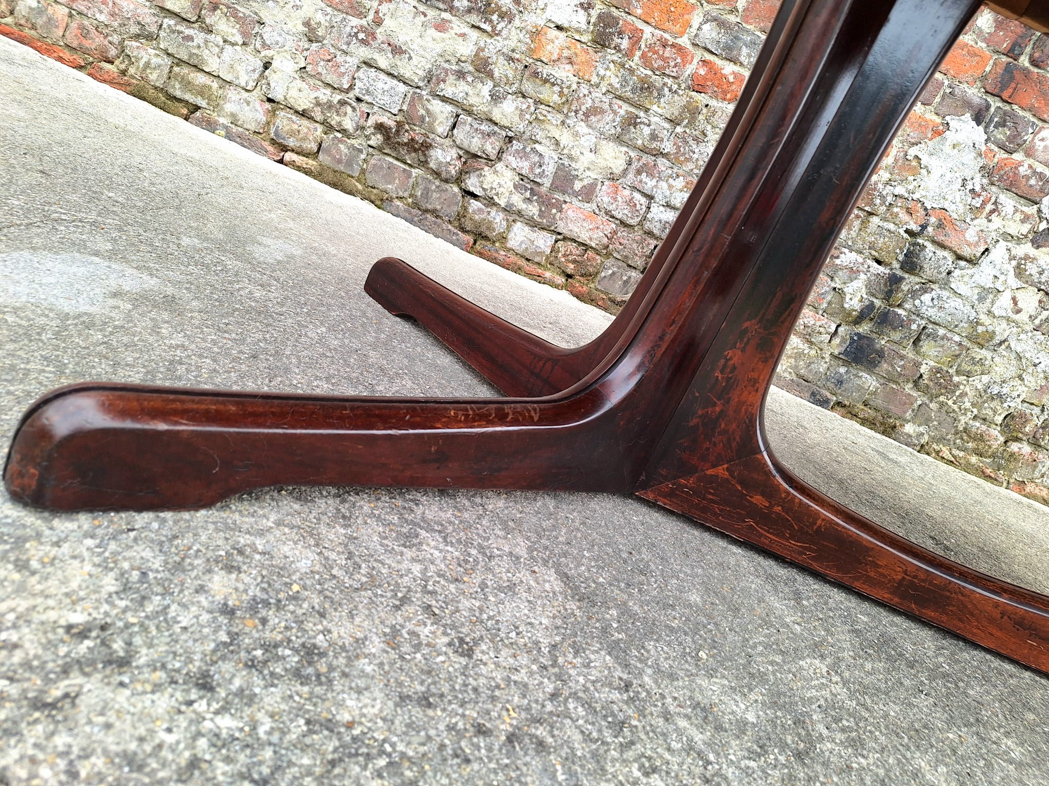 Large vintage Baumann table in rosewood with extensions, antique furniture.