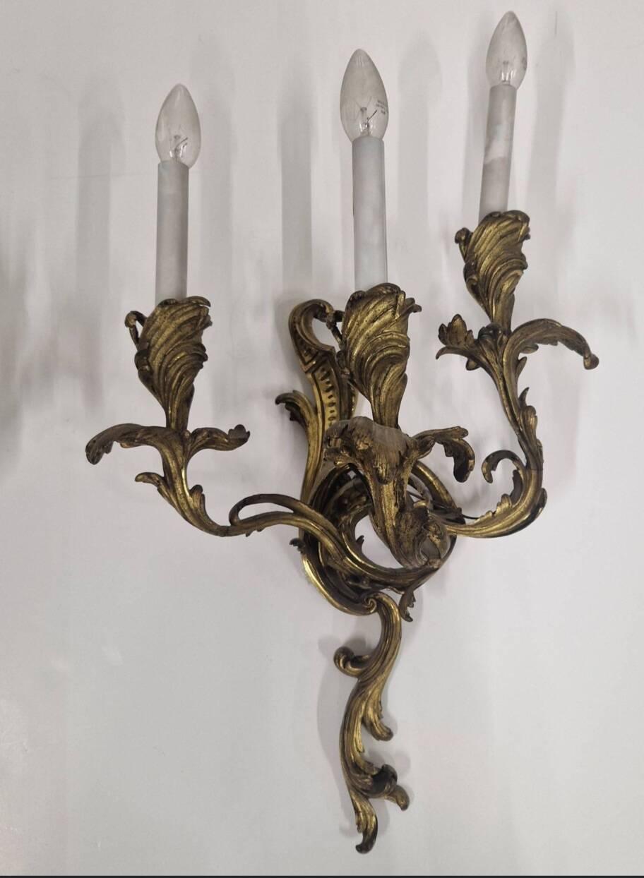 Grande Paire appliques de style Louis XV en bronze doré