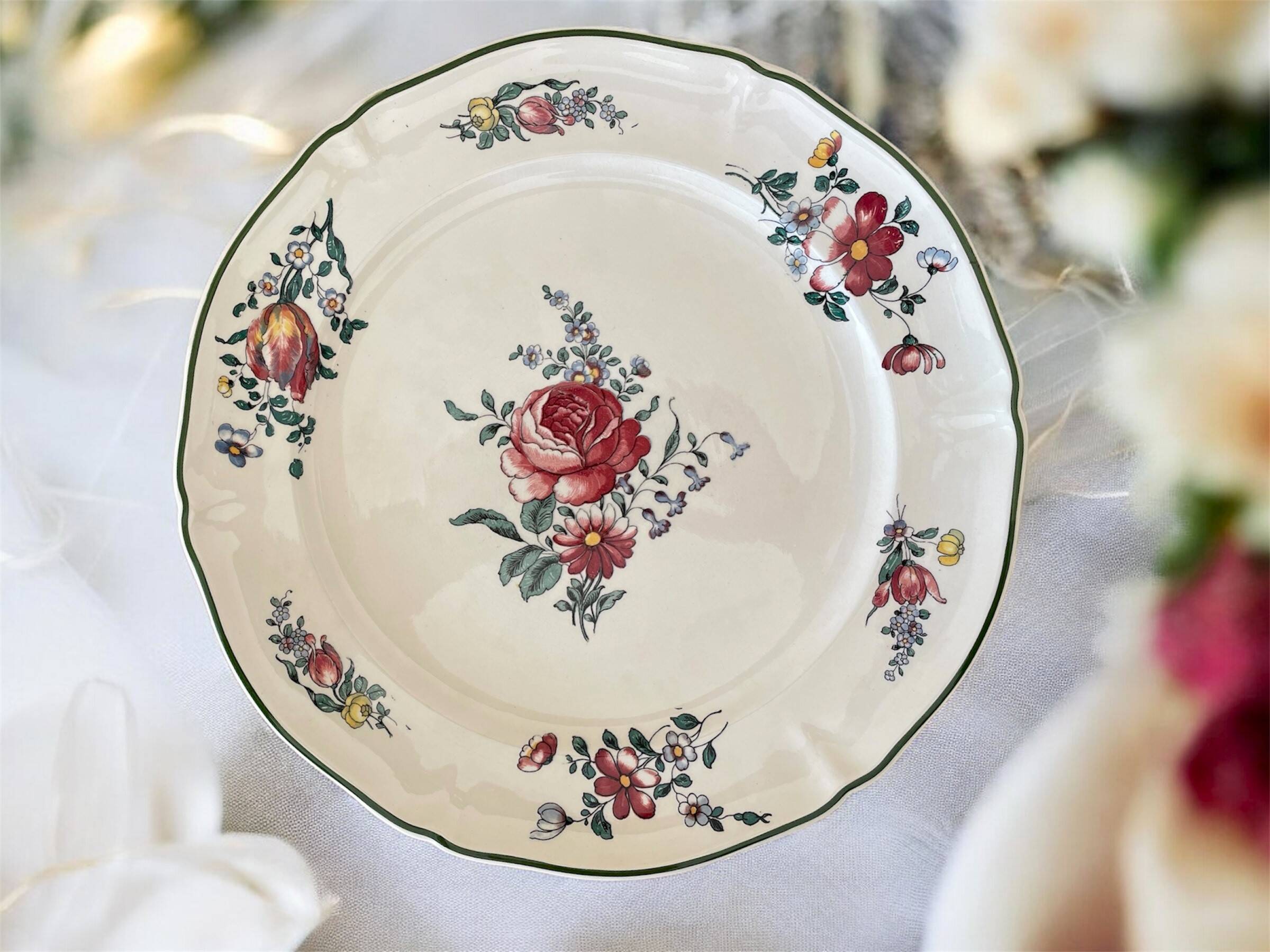 Grand plat de service ancien  en faïence de Villeroy & Boch