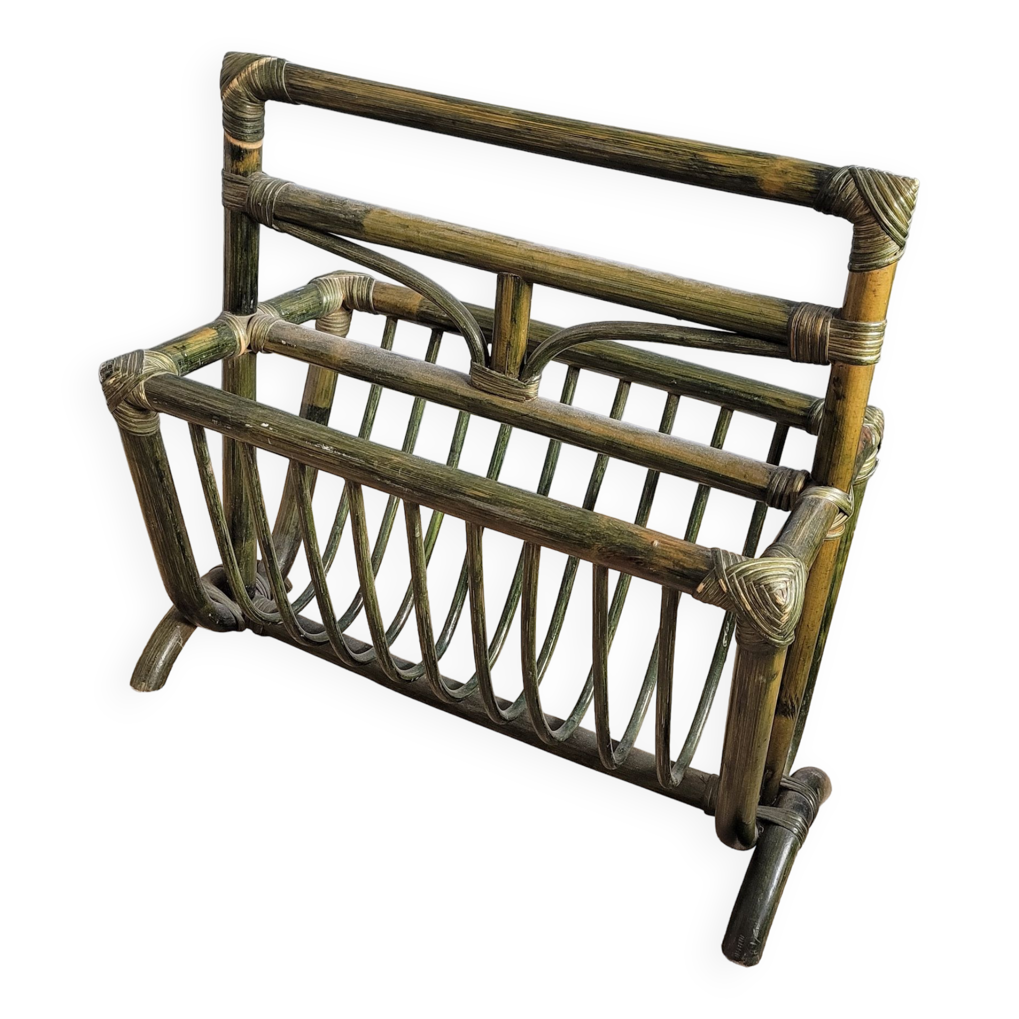 Green rattan bamboo review holder