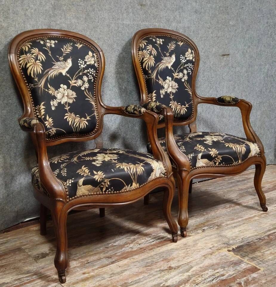 Pair of Napoleon III armchairs in mahogany with silk-style upholstery.