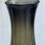 Vase en verre fumé