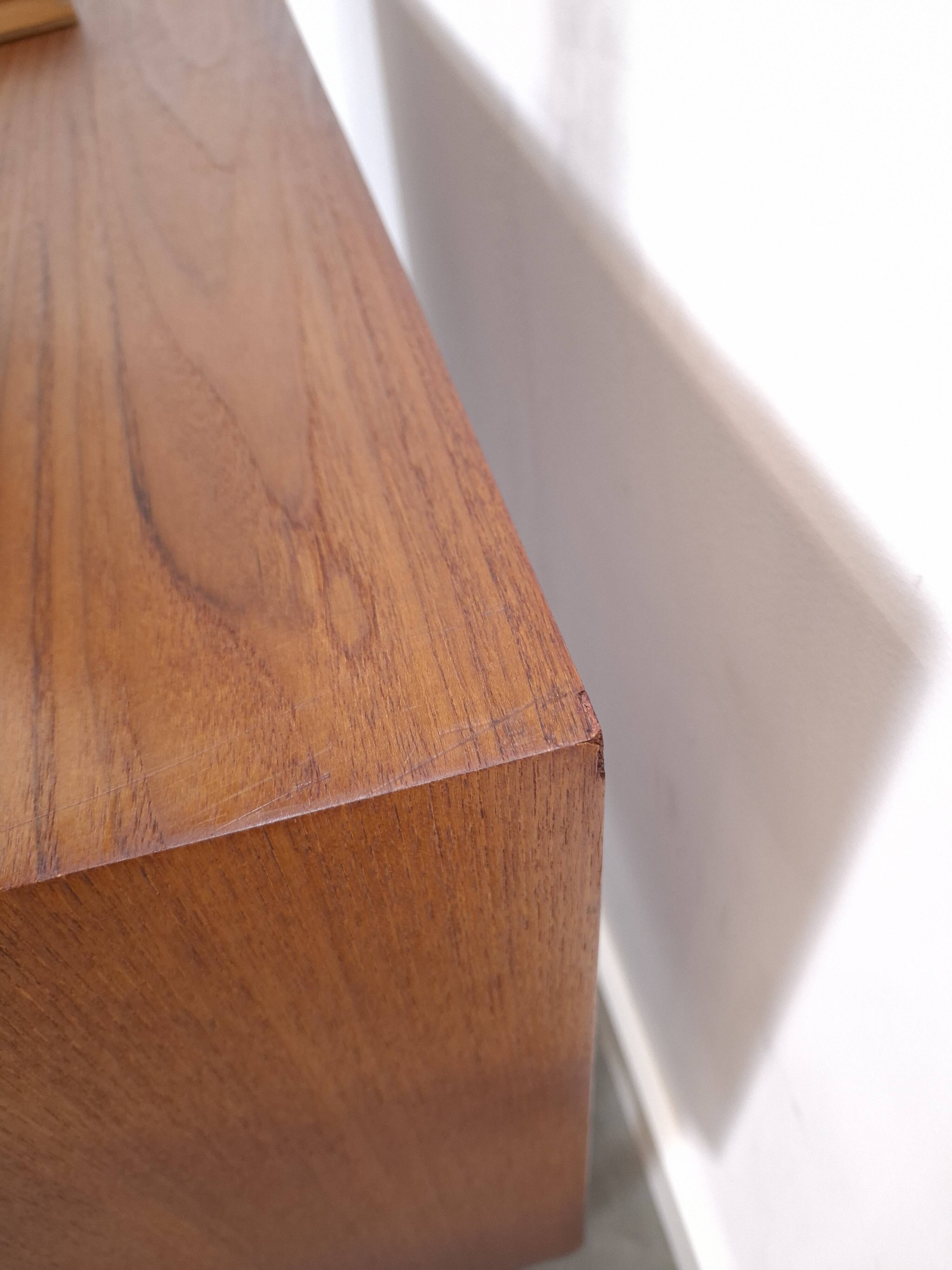 Teak sideboard met 4 lades en houten grepen, Bornhold
