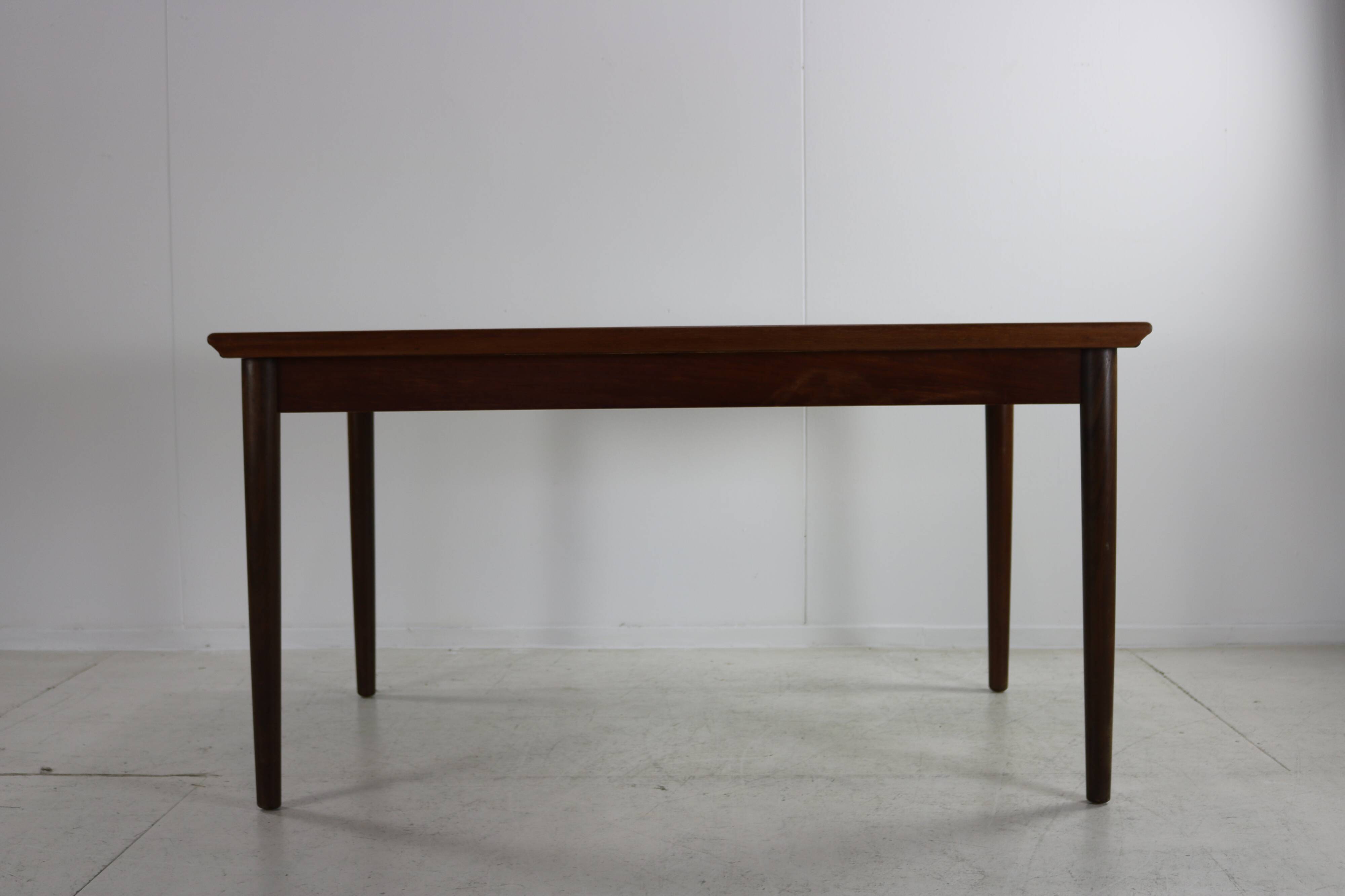 Danish sixties design teakwood extendable dining for Glostrup Møbelfabrik