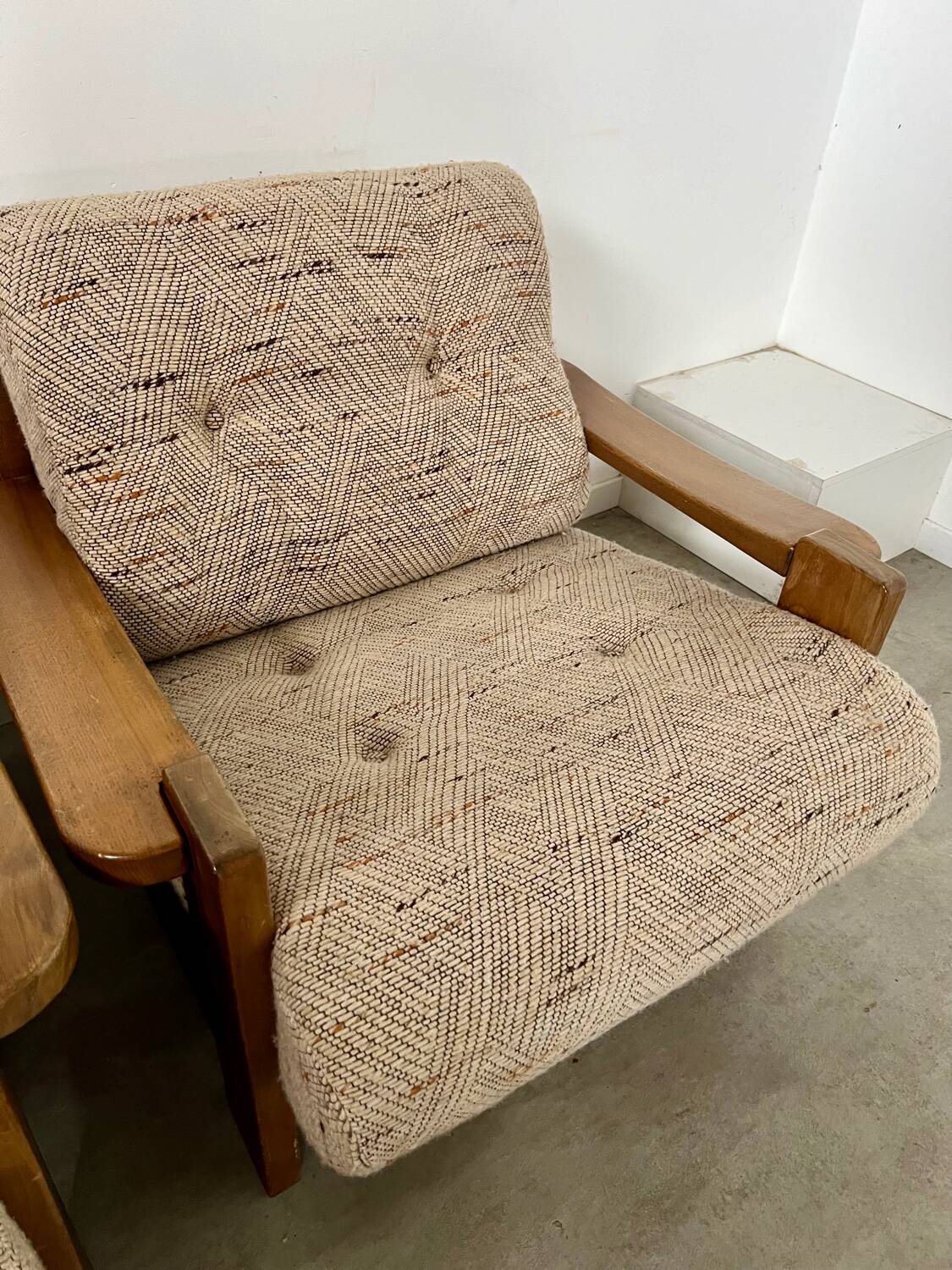 Lot 2 armchairs in solid elm design house revival from the 70s vintage