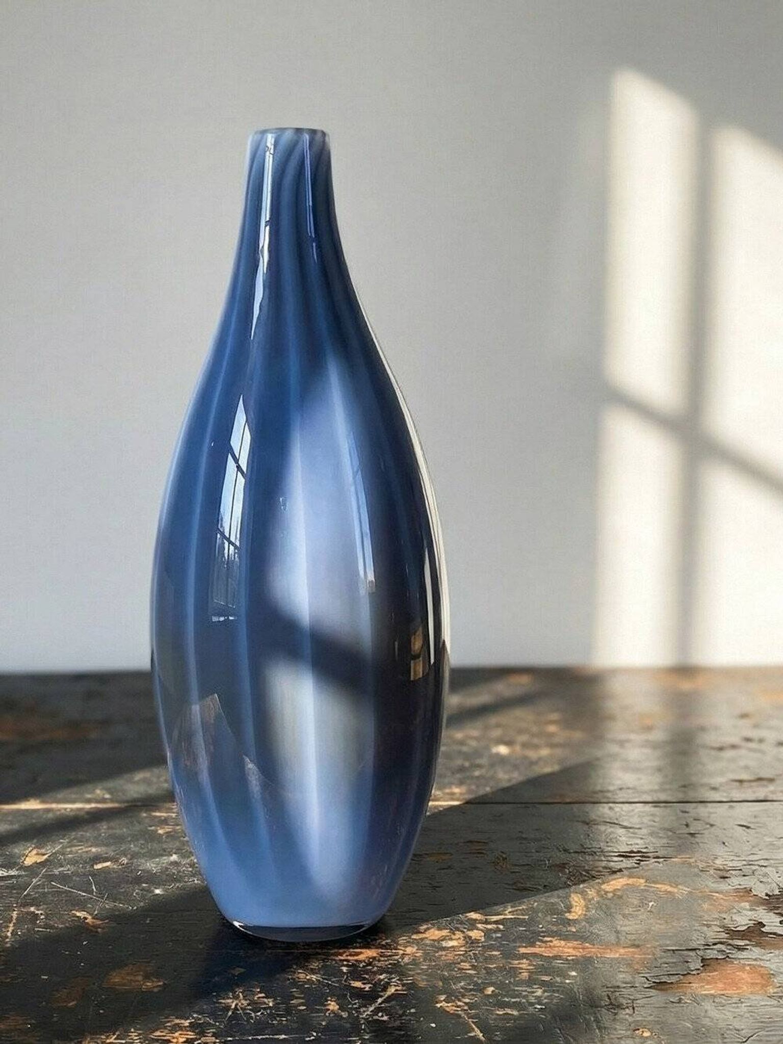 Vintage pear-shaped vase in smoked glass, lined with opaline, Murano bubble glass.