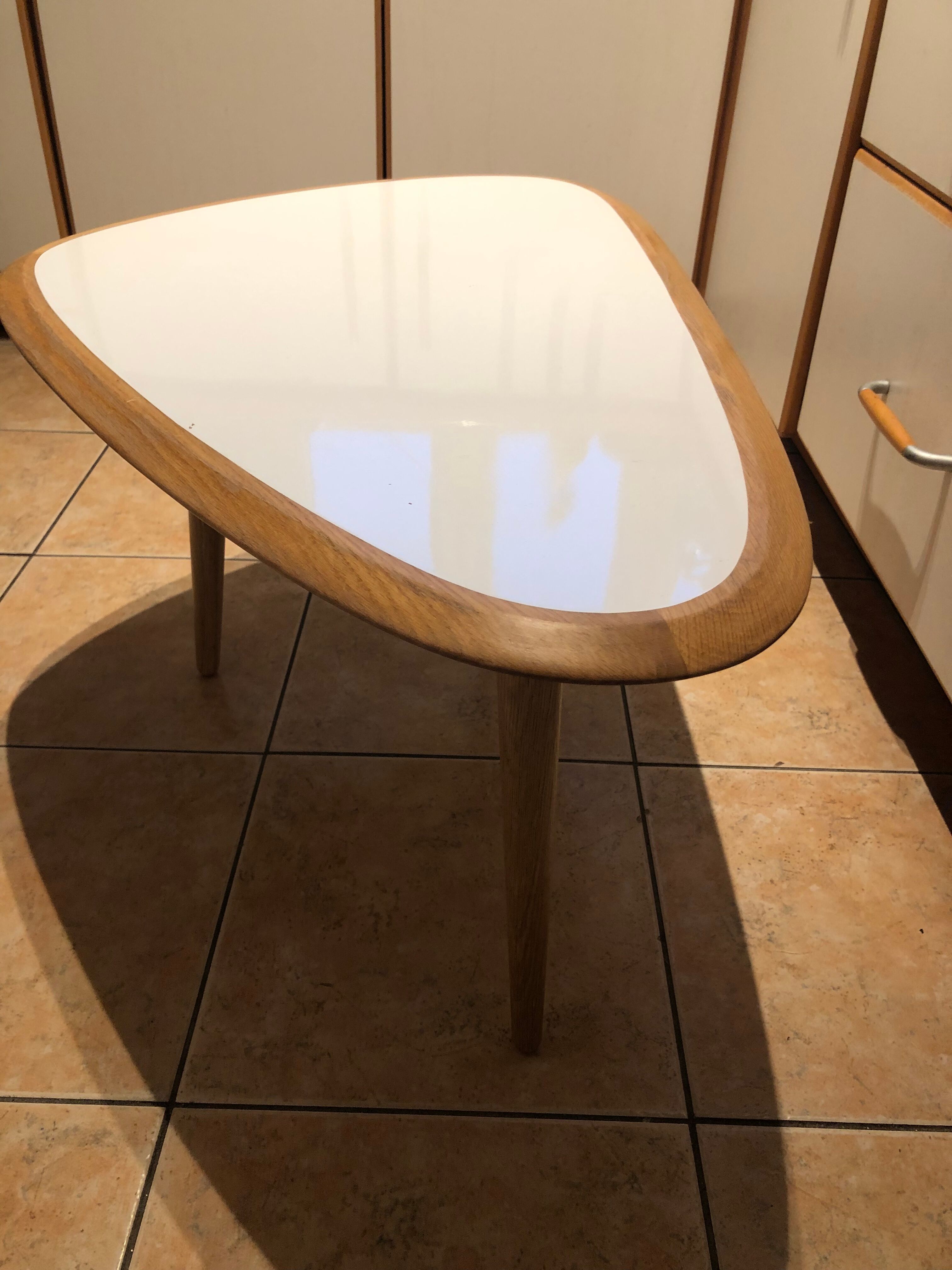 Coffee table small red edition white lacquer