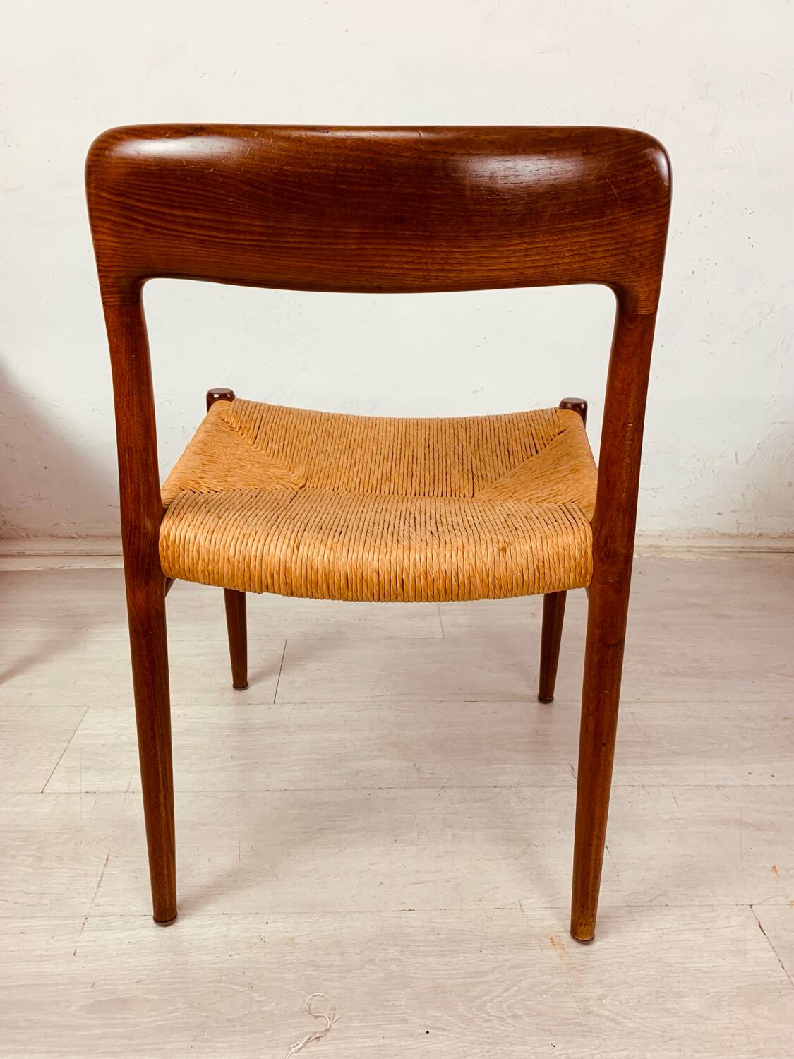 Moller 75 chairs