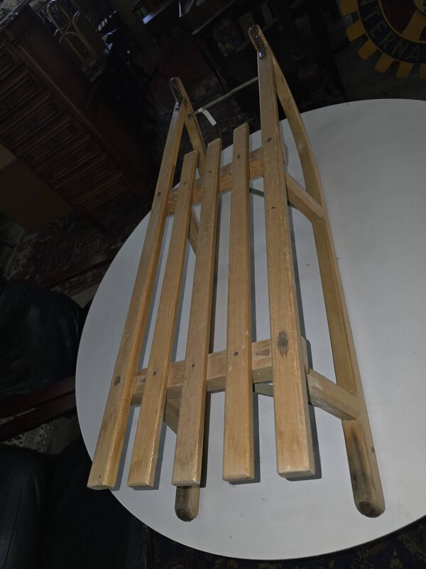 Luge vintage en bois