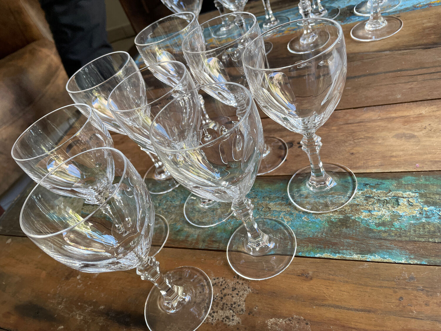 Set of 8 crystal wine glasses size