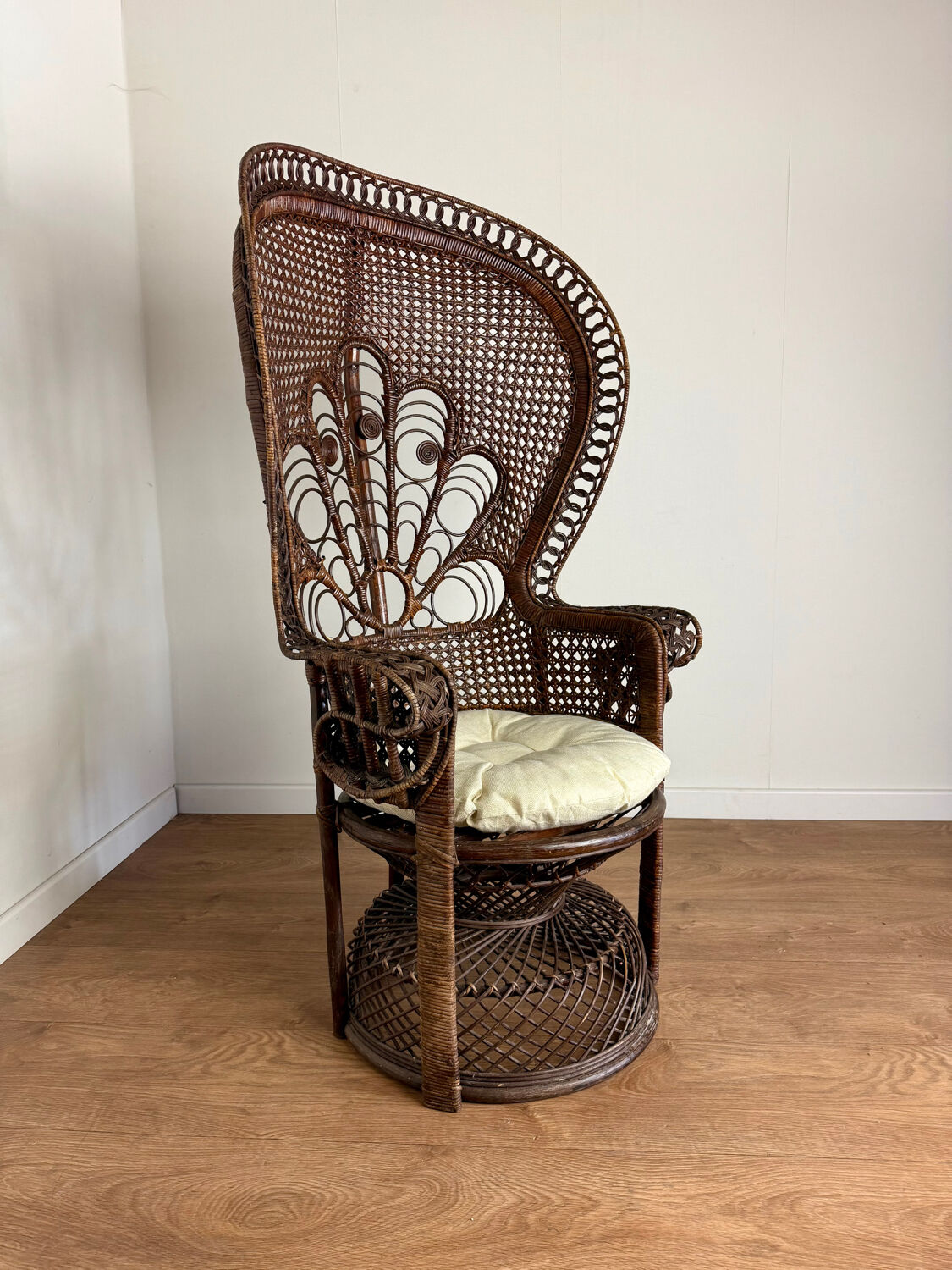 Pomare Peacock Armchair -