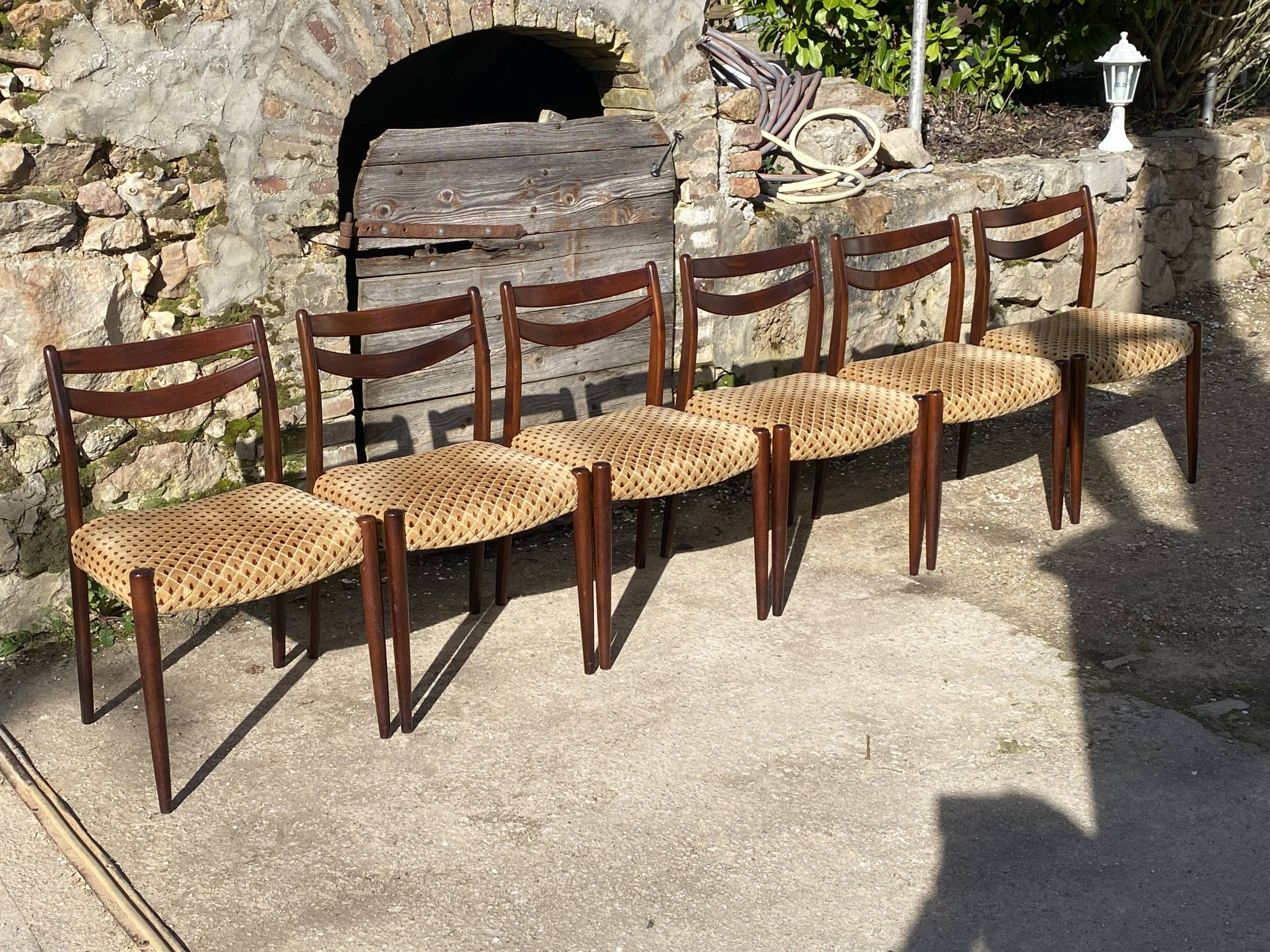 Lot of 6 vintage Scandinavian chairs from the 1950s in rosewood.