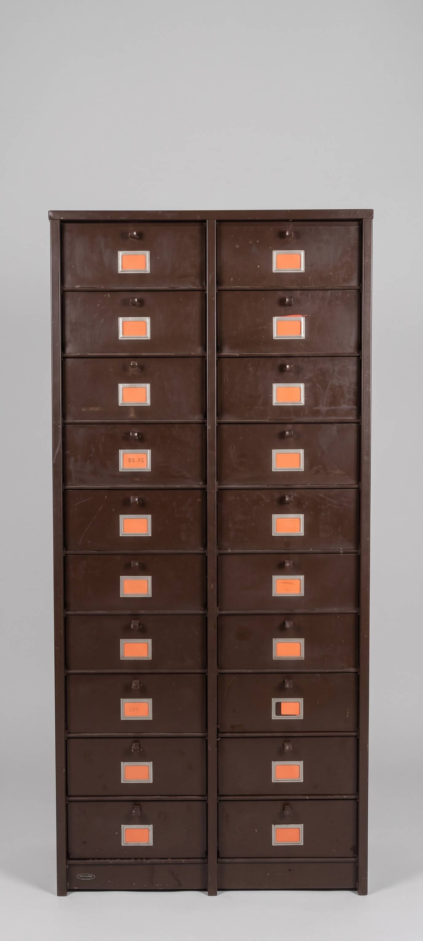 Strafor flap furniture