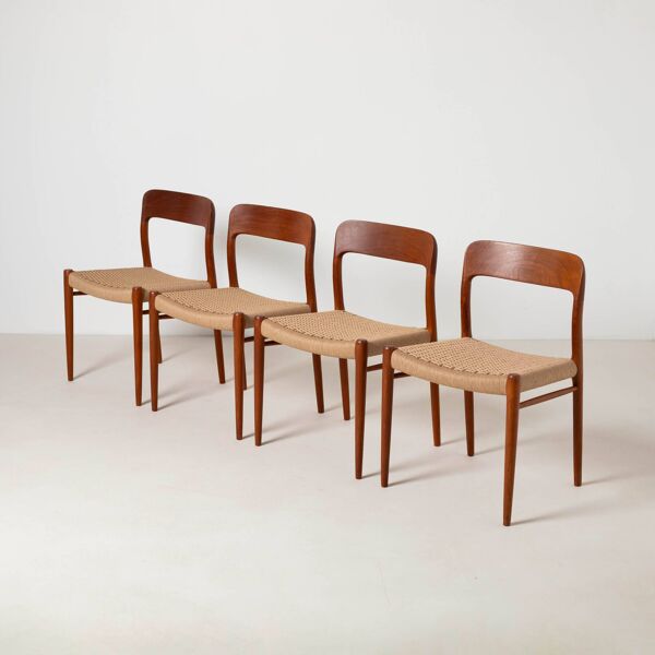 Ensemble de 4 chaises de salle à manger en teck Niels Otto Moller, modèle 75, Danemark, années 1960.