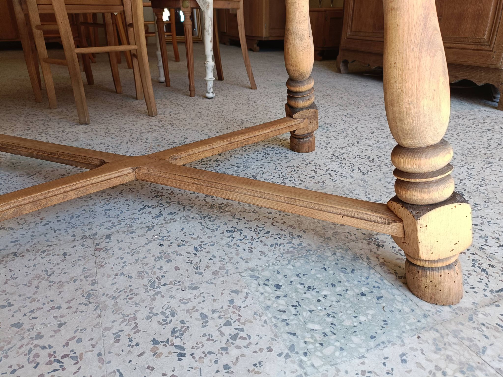 Table avec rallonges intégrées rénovée