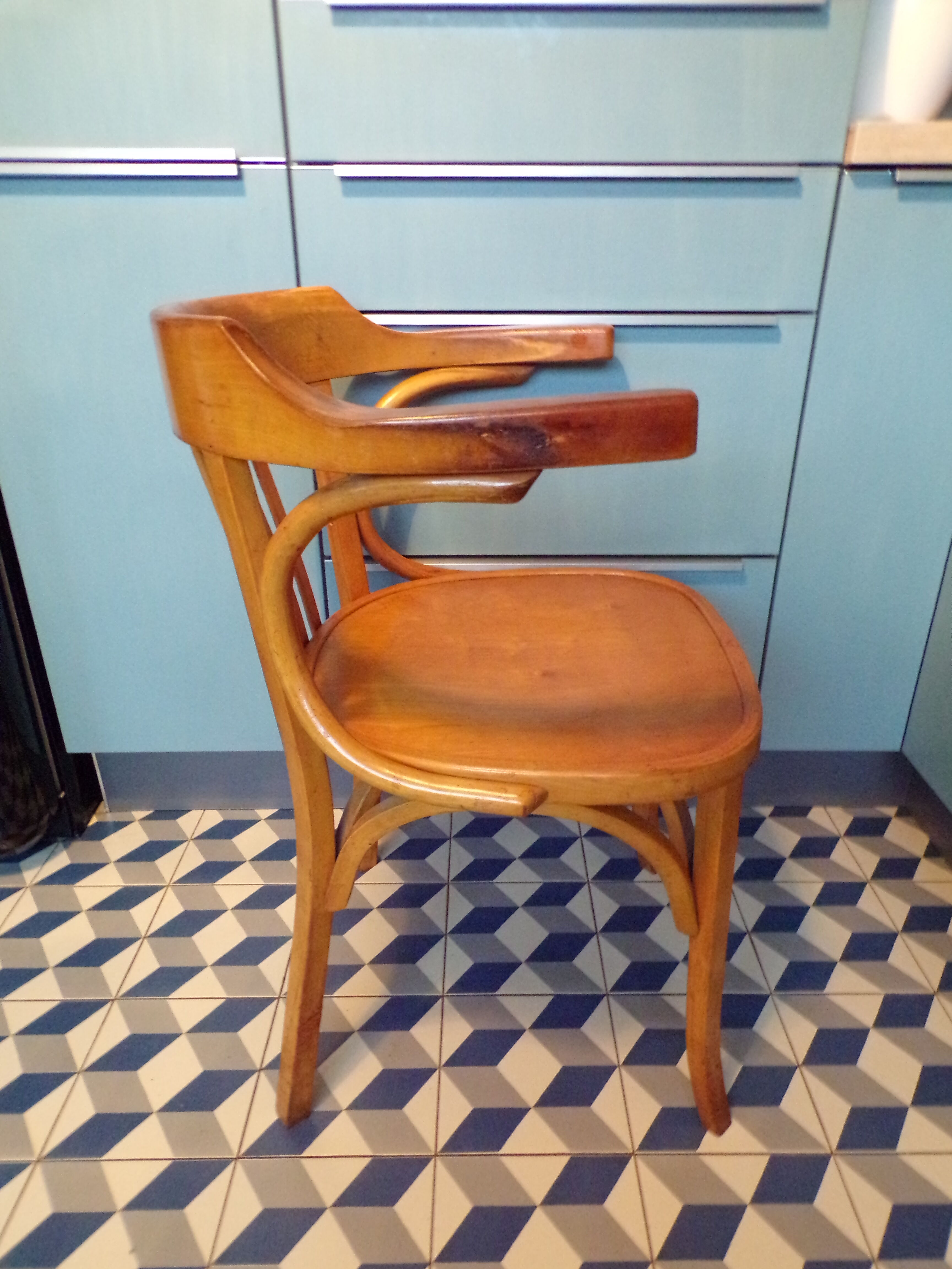 Ancien fauteuil Baumann en bois courbé