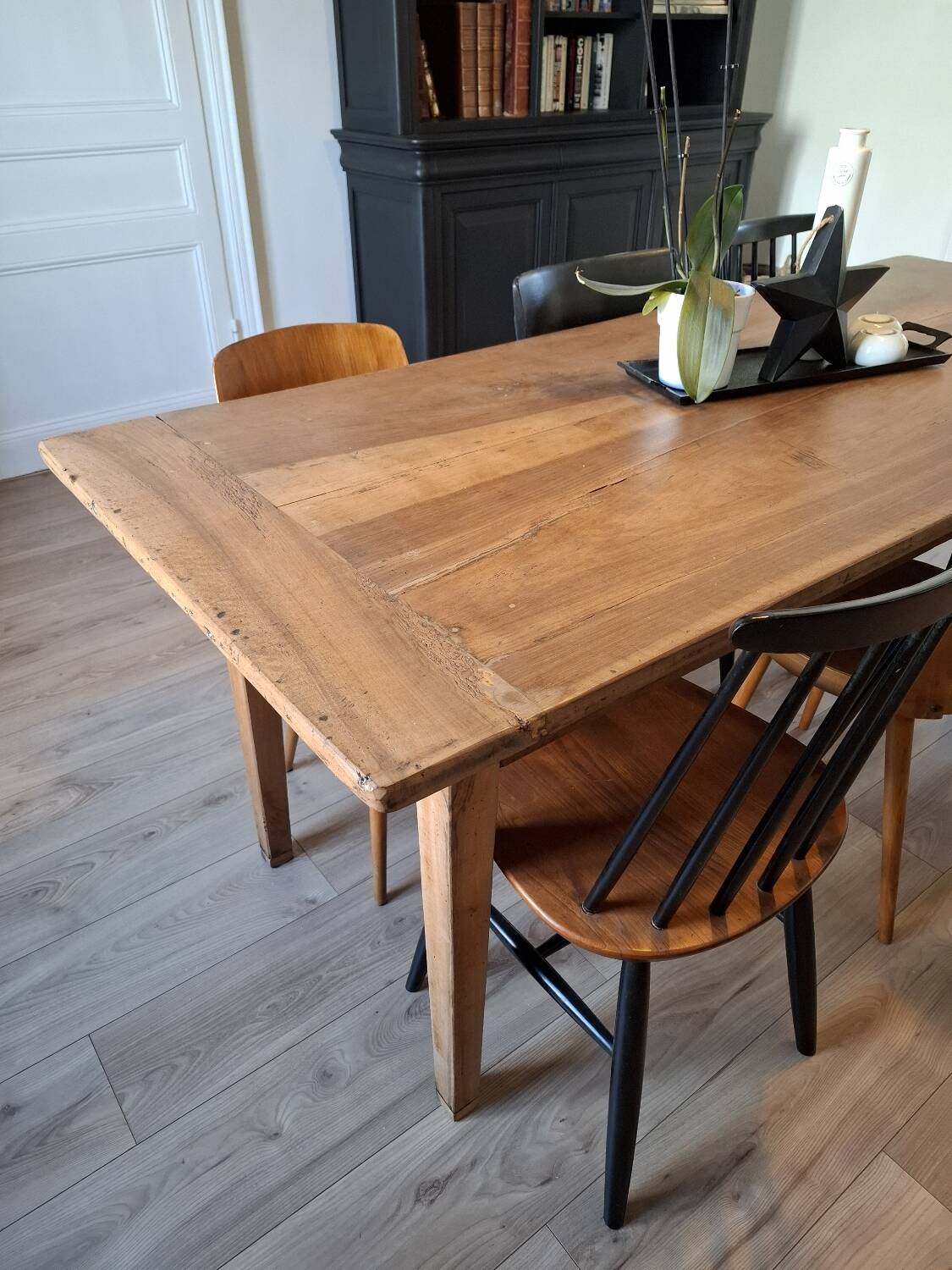 Walnut farmhouse table 200x80 8 people.
