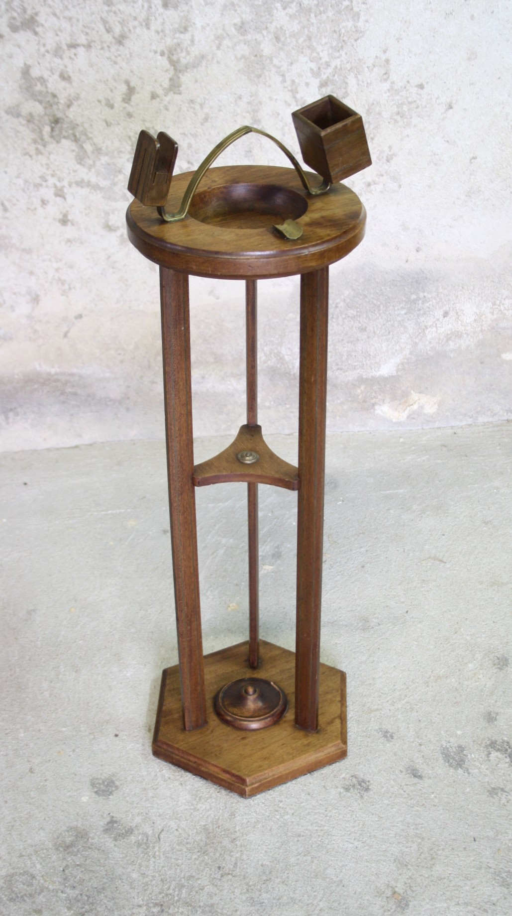 Art deco smoker's foot